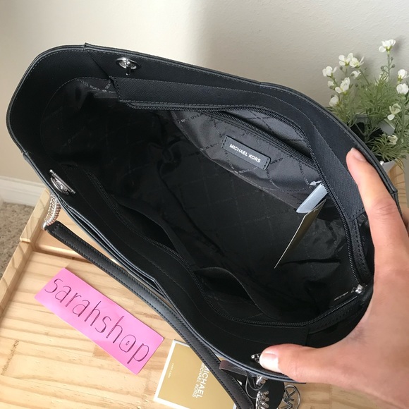 🌼Michael Kors Purse - Picture 7 of 13